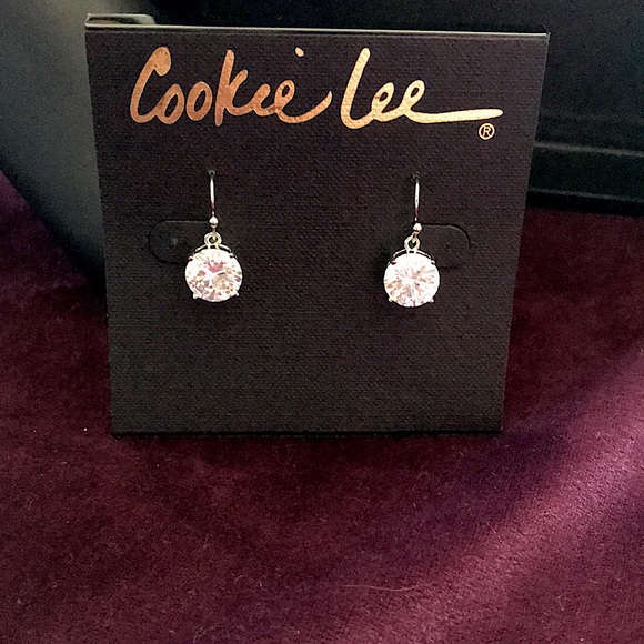 Cookie Lee SilverTone Round Crystal Earings - Picture 2 of 3